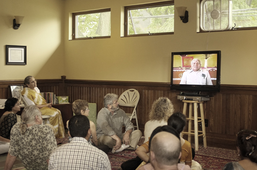 a short video of Arunachala Bhakta Bhagavat explaining the meaning and pirpose of Arunachala Ashrama