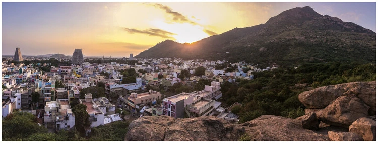 08-arunachala-and-temple-2015