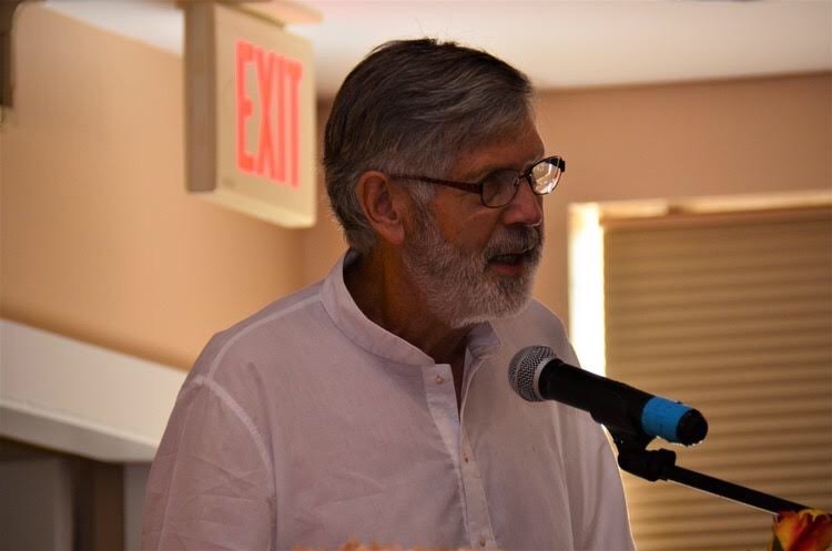 Dennis speaking at the Virginia Advent Satsang