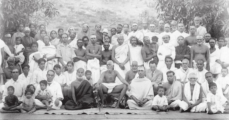 Bhagavan with devotees, ca.1935