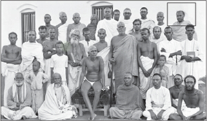 Group photo of devotees with Bhagavan