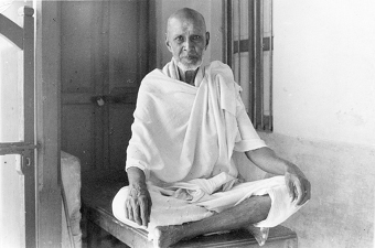 Viswanatha Swami sitting on the Chauki